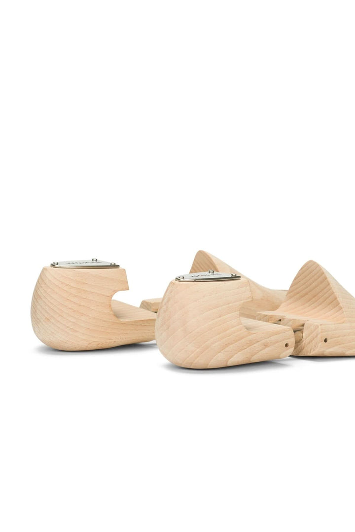 Embauchoir en bois de hêtre européen pour maintenir la forme des chaussures et prolonger la durée de vie du cuir.