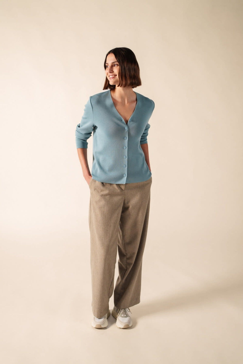 Vue de face veste BREVANDS bleu avec manches Saint James pour femme - Valérie Simon