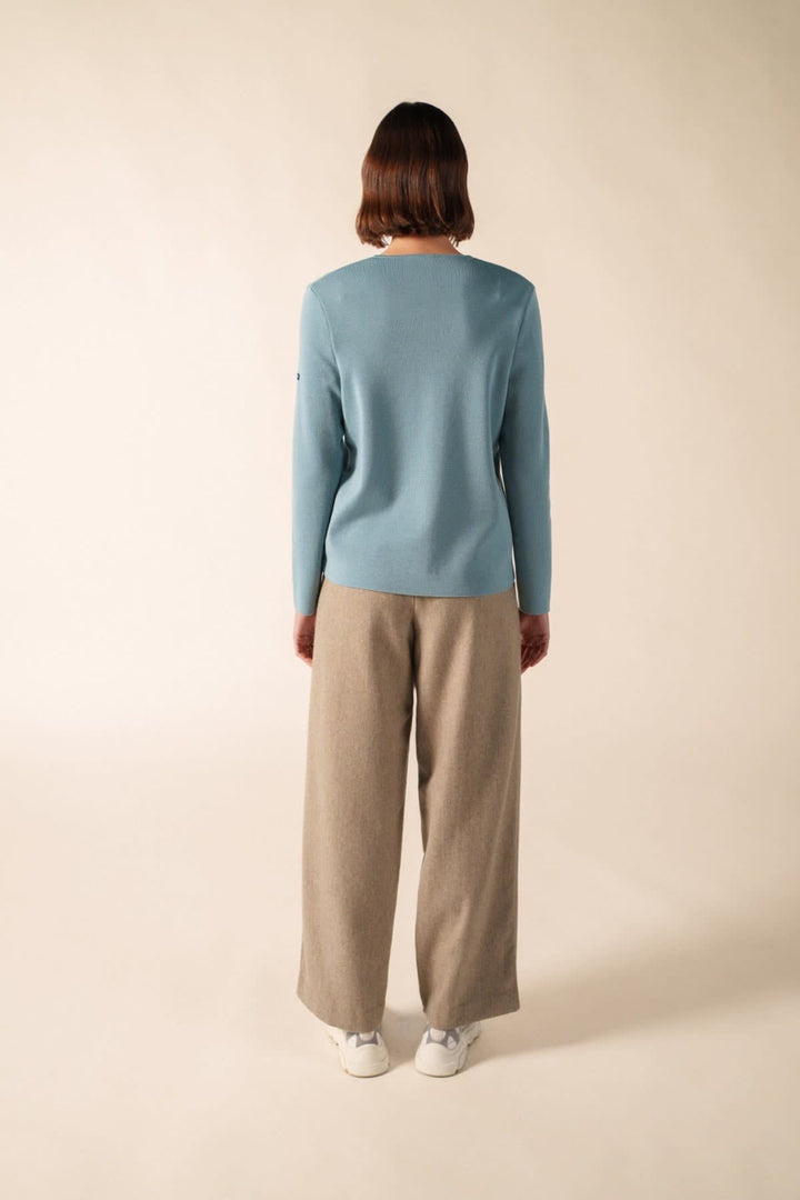Vue latérale veste Saint James femme bleu avec boutons spécifiques - Valérie Simon