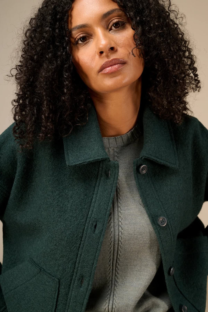 Veste courte boutonnée à col chemise pour femme Nile