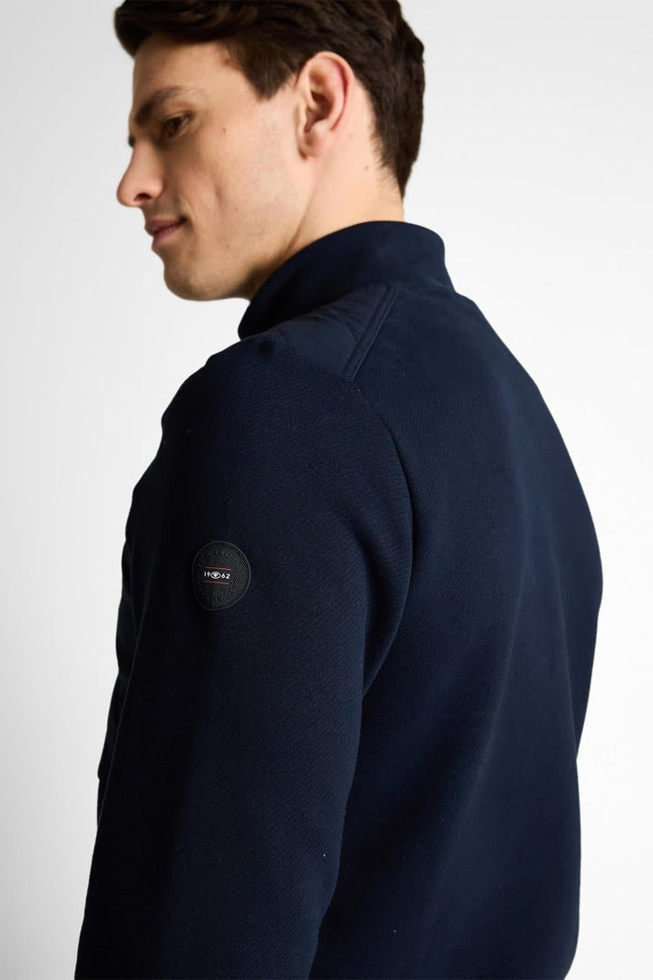 Side view of the Tom Tailor men&