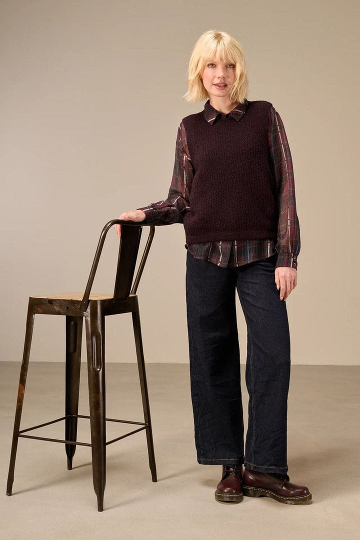 Veste sans manches en tricot vue de face pour femme Nile