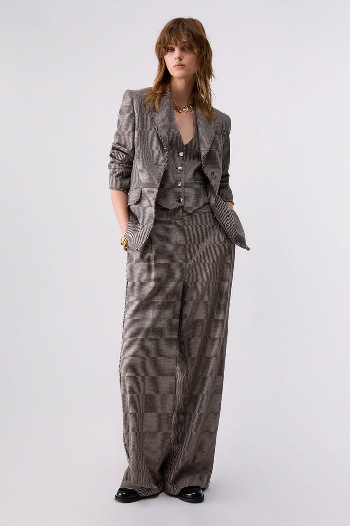 Front view of the women&