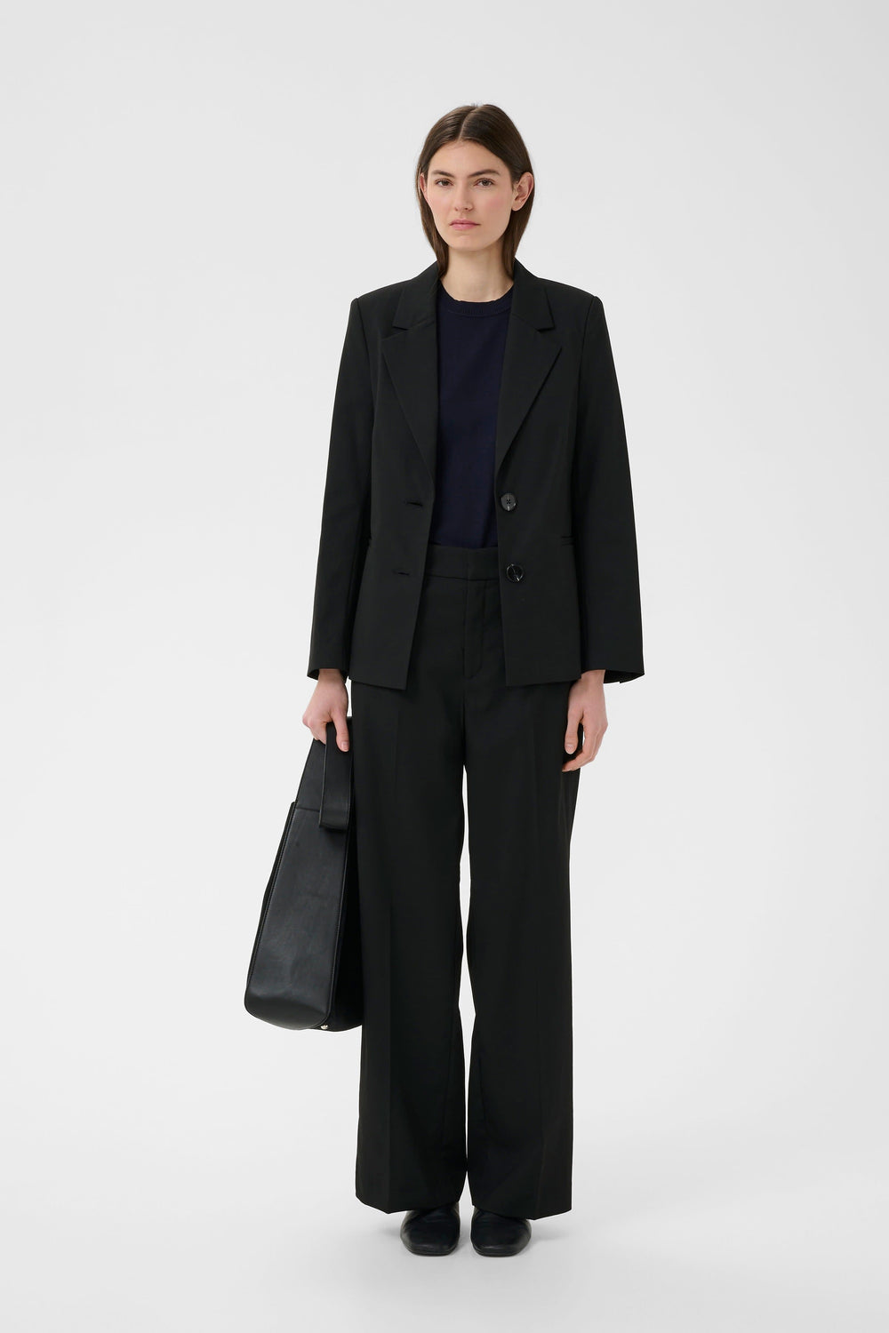 Women's Cadie fitted blazer with notched lapel, front view Inwear