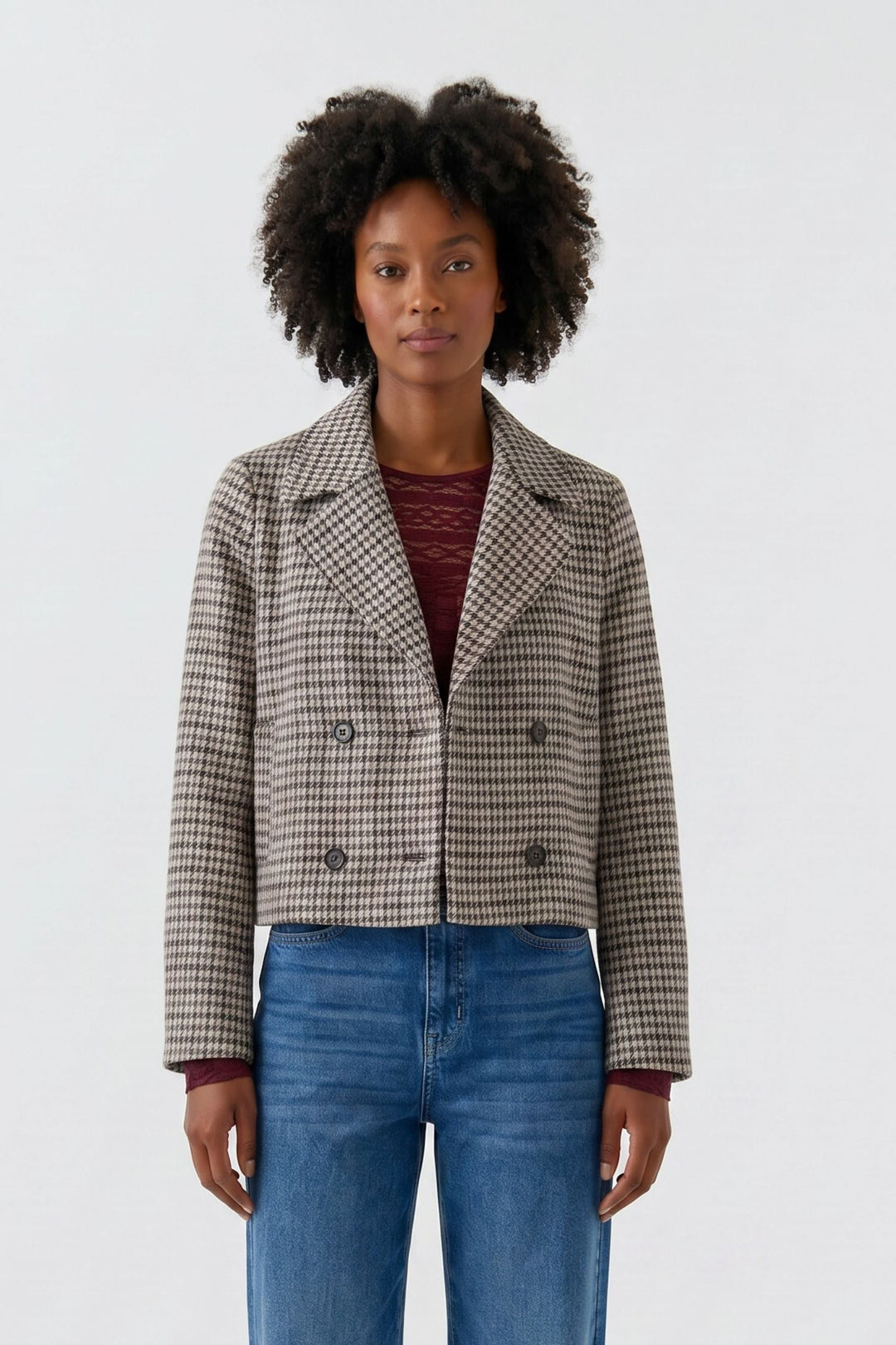 Veston court à motif pied-de-poule vue de face pour femme Oui