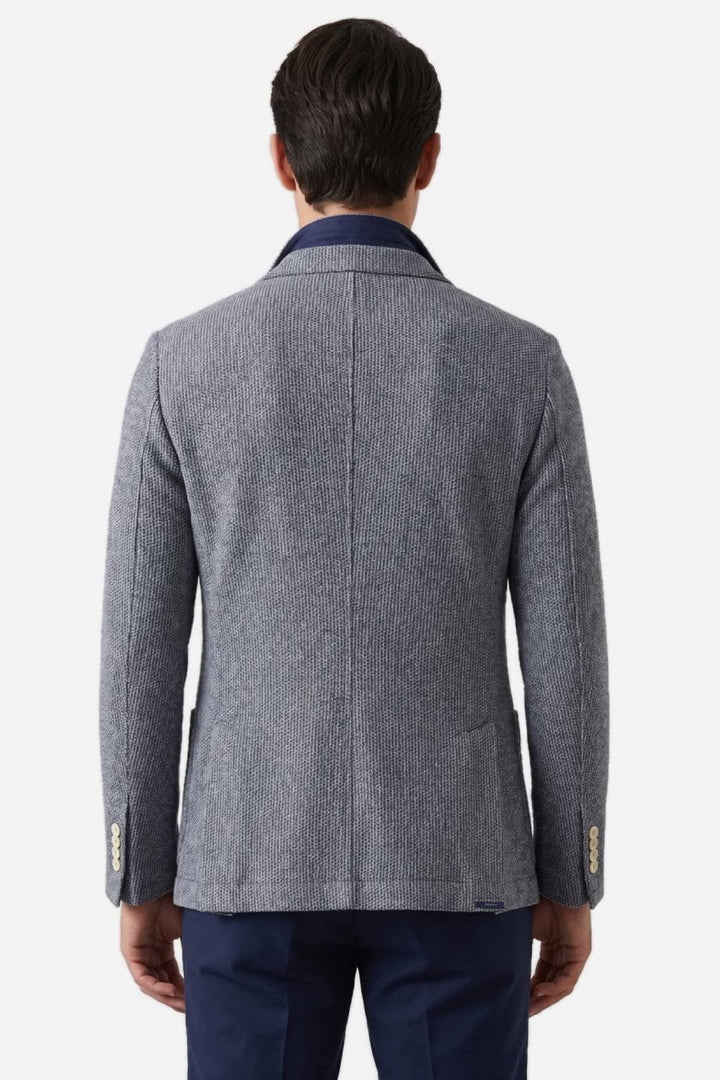 Front view of the gray Circolo textured men&