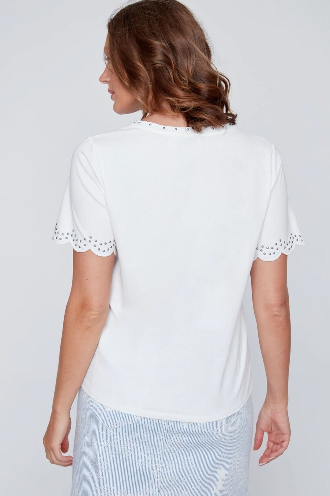 T-shirt with scalloped sleeves