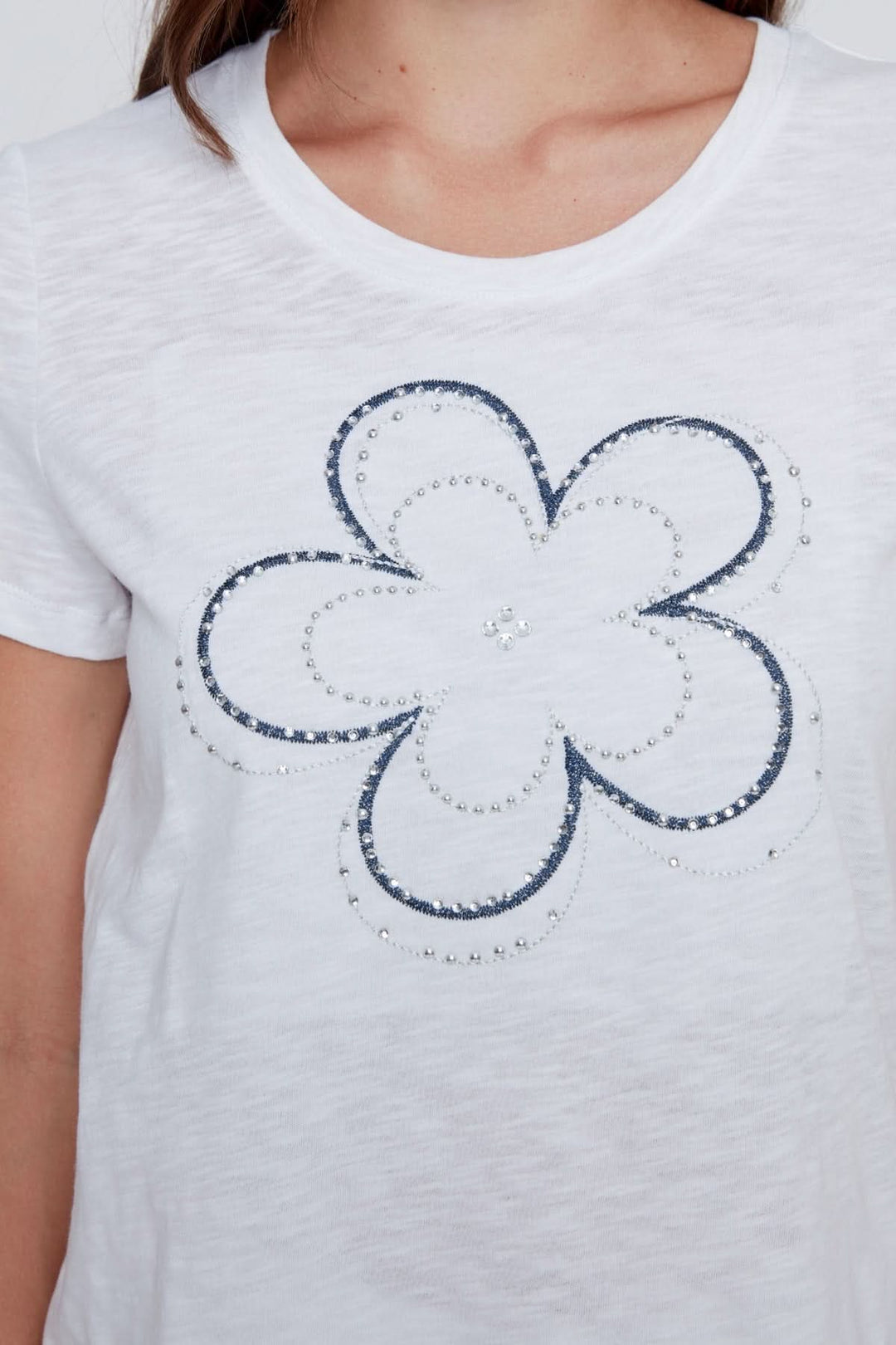 T-shirt with a sparkly floral print