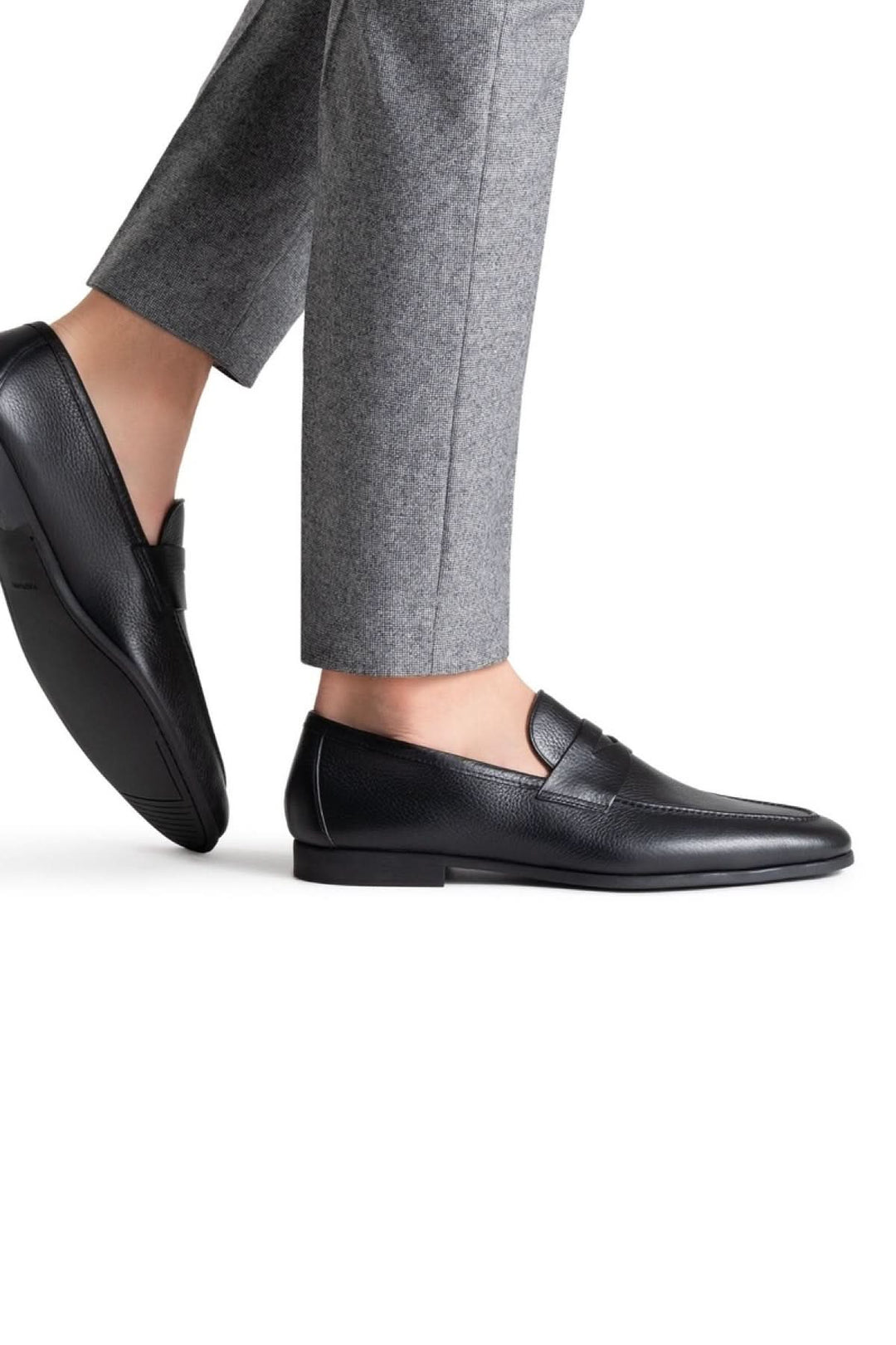 Mocassin Diezma ll en cuir, élégance revisitée, confort moderne, cuir souple, flexibilité accrue, design déstructuré.