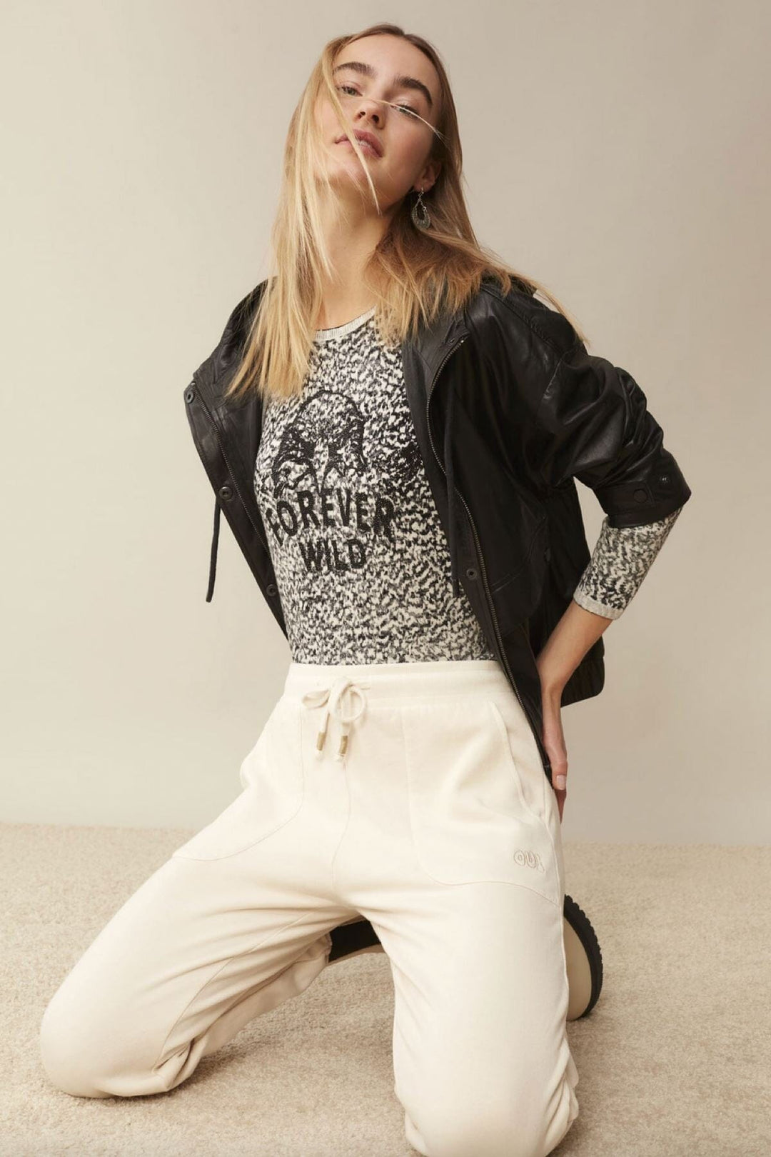 Pull-over avec pierres ornementales Femme - Hauts - Chandail Oui